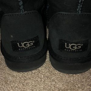 Almost new uggs !!
